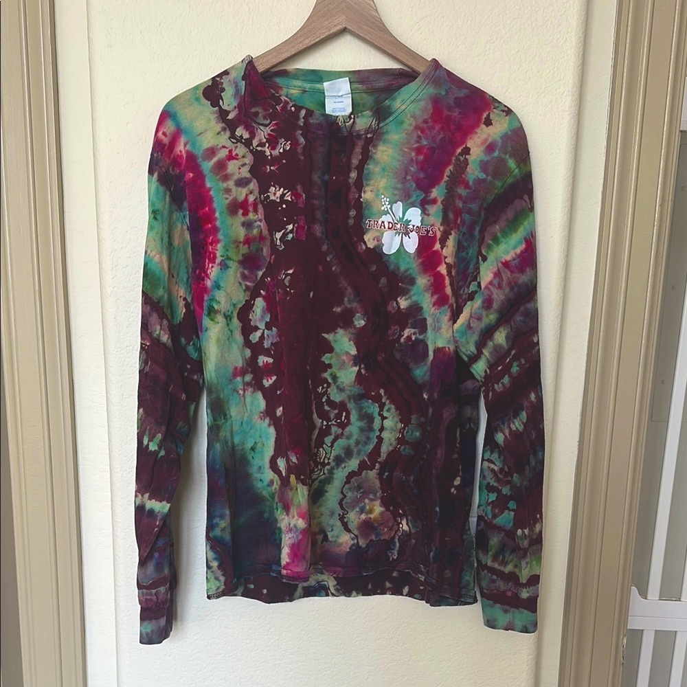Trader Joe’s Custom Crew Tie-Dye Long Sleeve Shirt Unisex Size Large